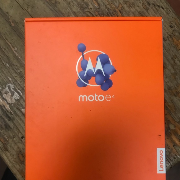 Prepaid cell phone Motorola Moto E4 brand new - Picture 3 of 3